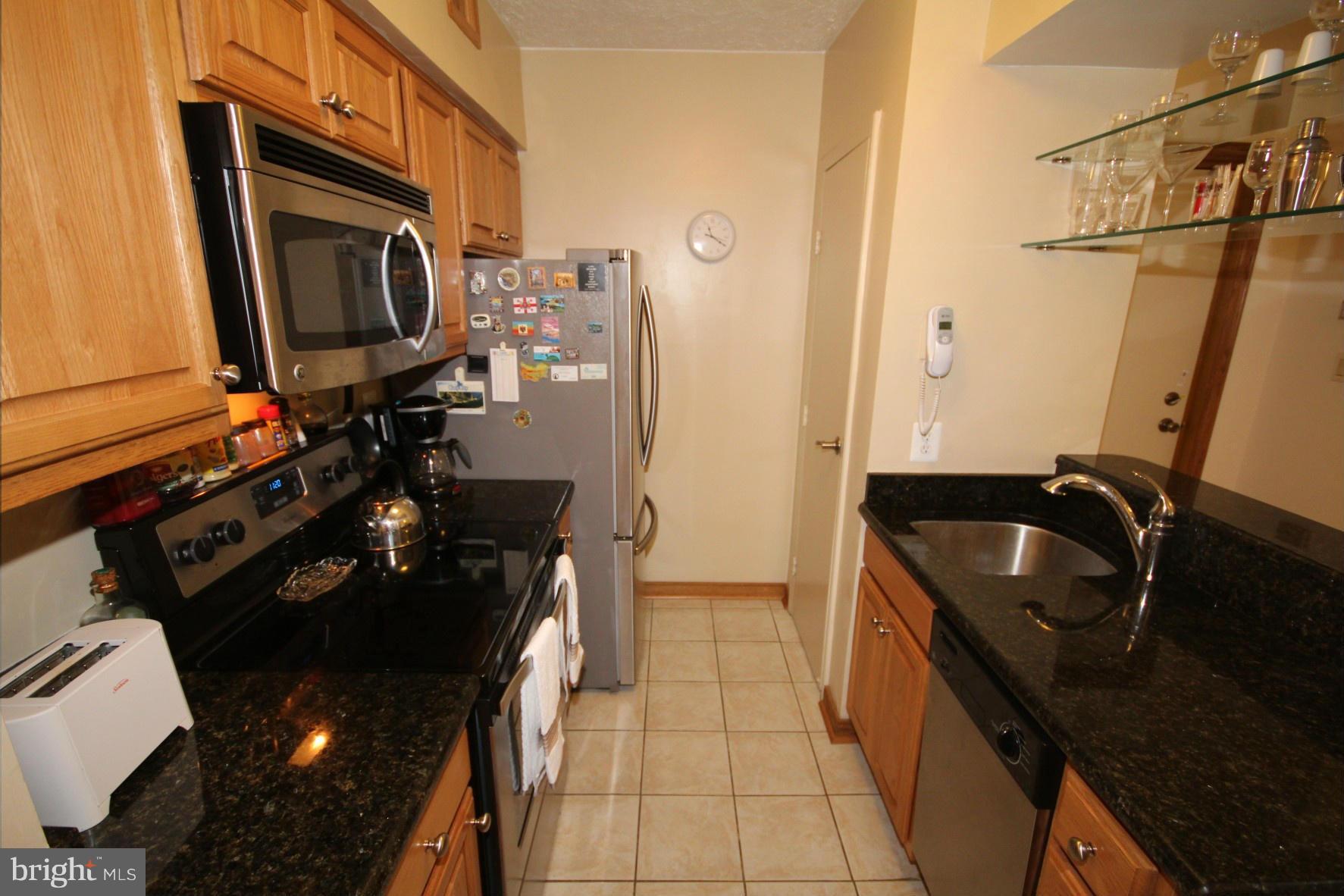 5823 Royal Ridge Drive, Unit C Springfield, VA 22152 - Photo 8 of 30 Kitchen