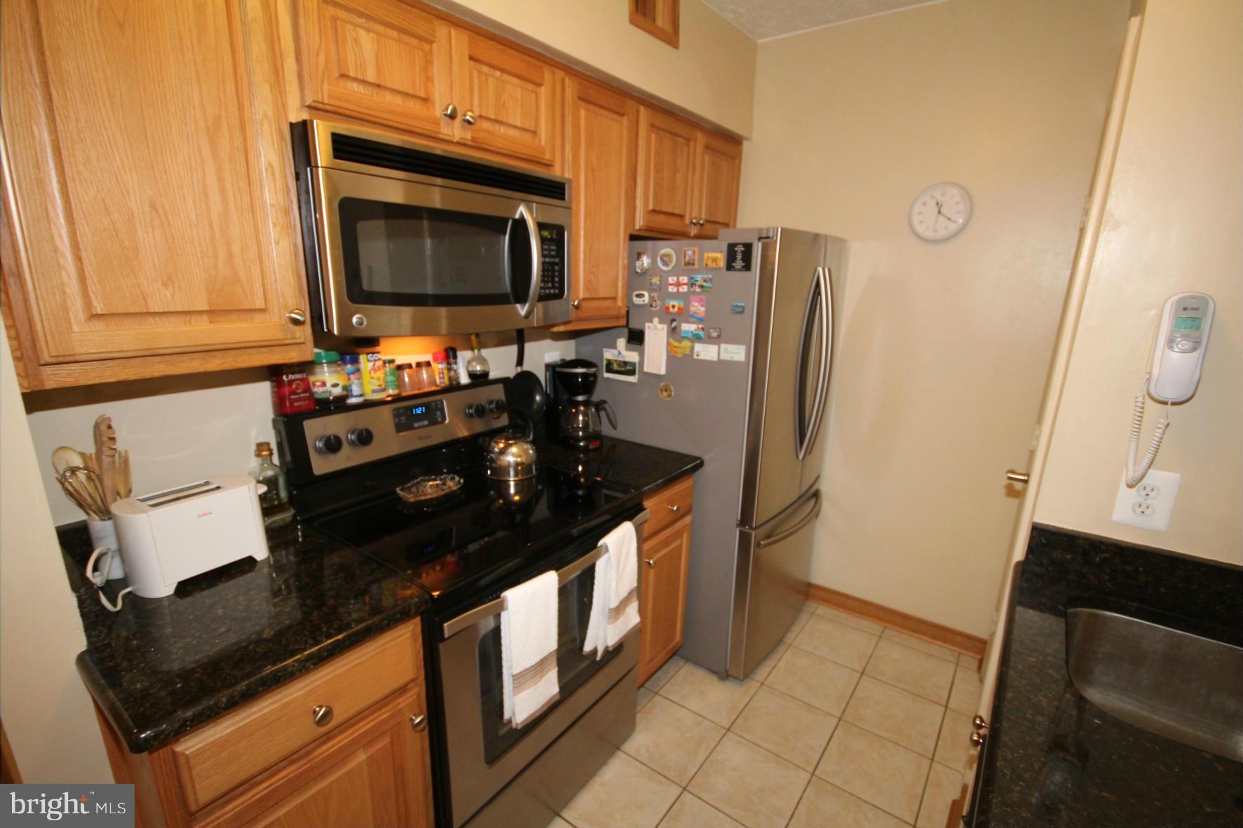 5823 Royal Ridge Drive, Unit C Springfield, VA 22152 - Photo 9 of 30 Kitchen