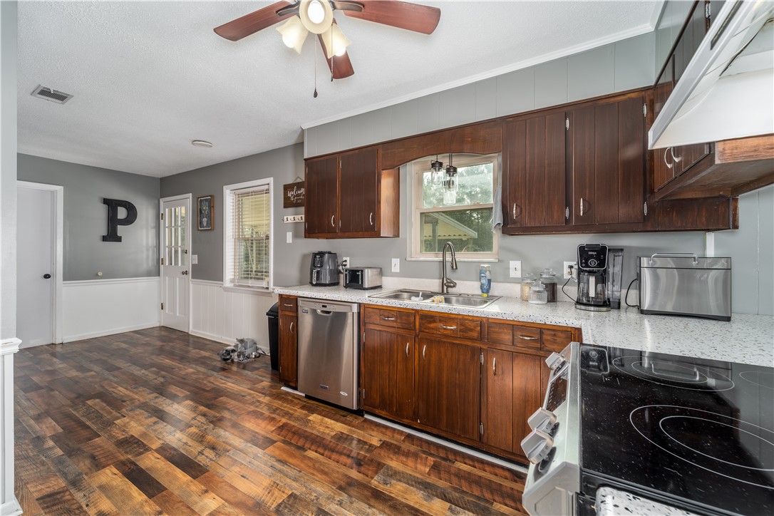 1561 Huckaby Road Waycross, GA 31503 - Photo 8 of 28