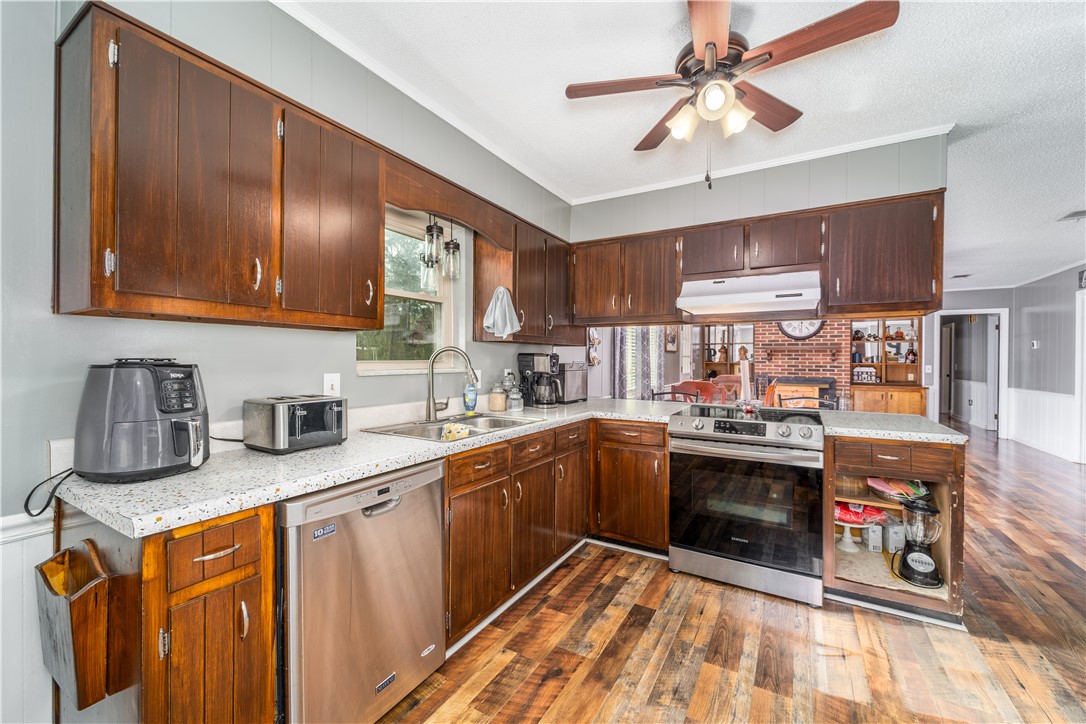 1561 Huckaby Road Waycross, GA 31503 - Photo 9 of 28