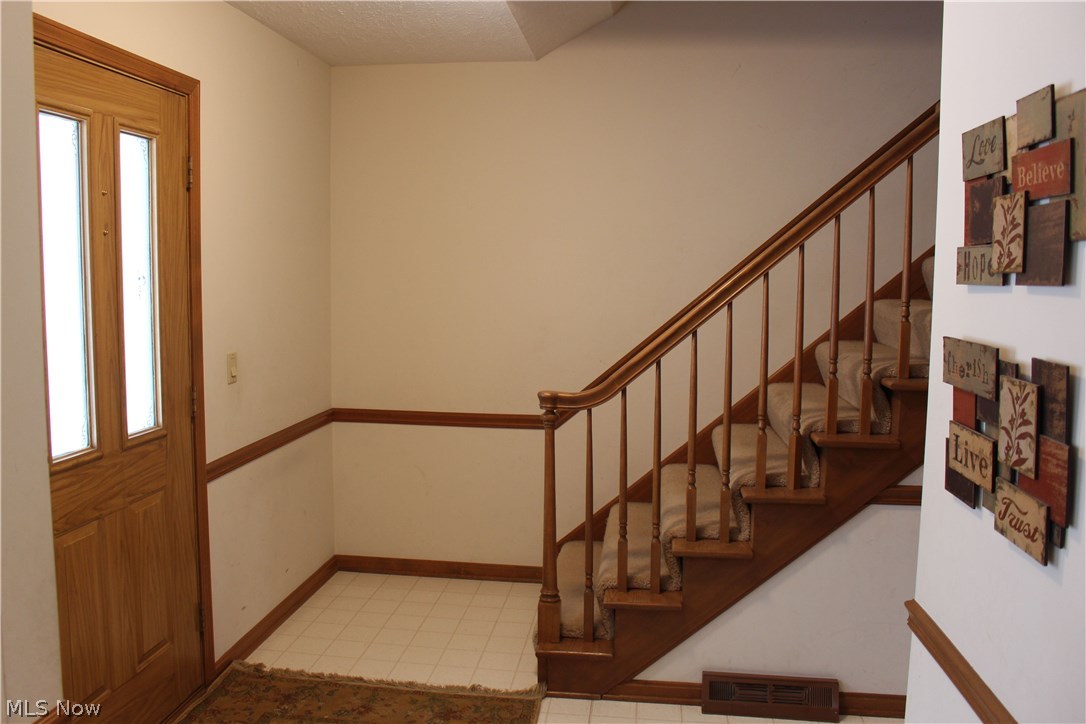 6639 Springdale Road Cleveland, OH 44130 - Photo 16 of 33