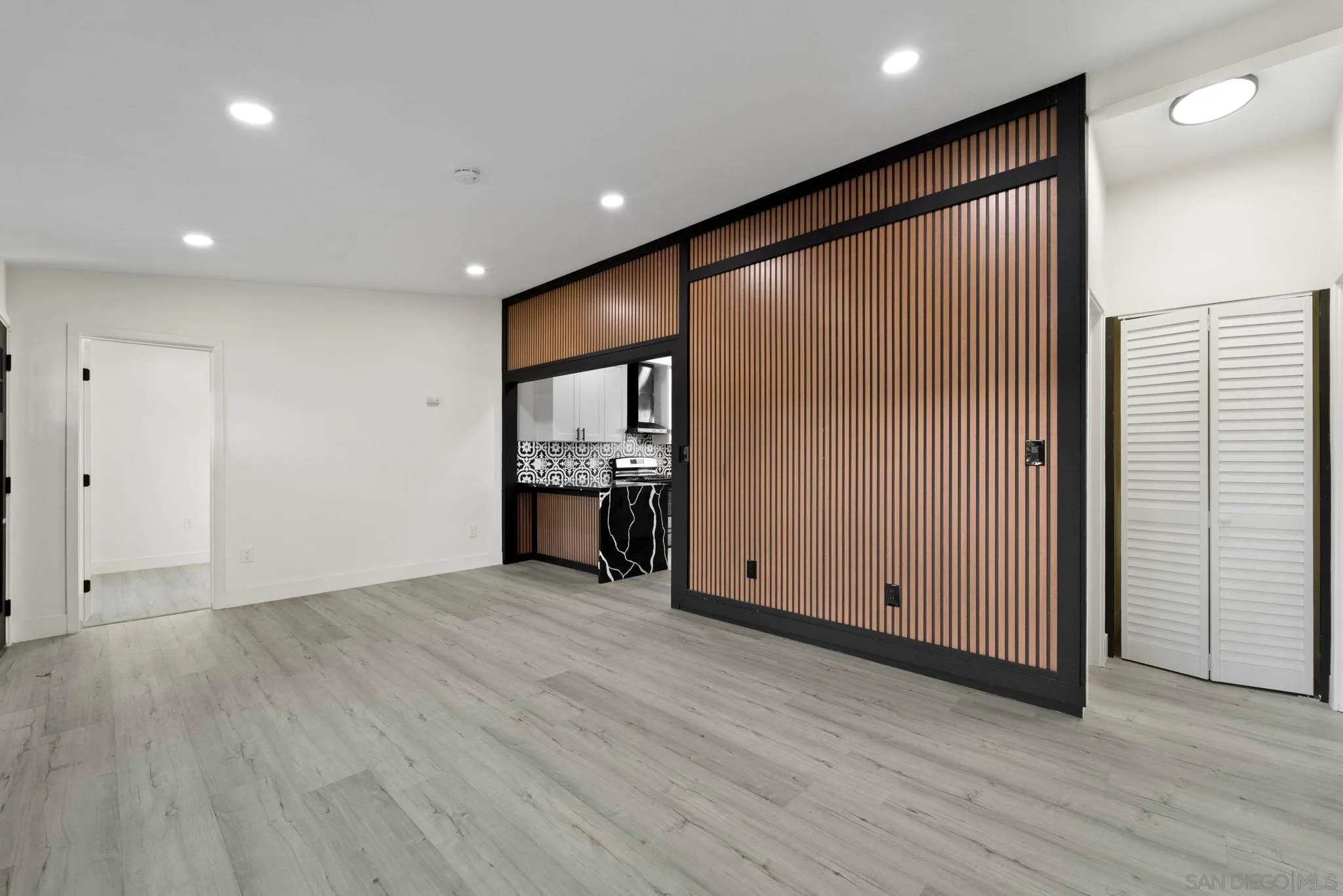 10150 Del Rio Road Spring Valley, CA 91977 - Photo 11 of 42 Gallery Image 11