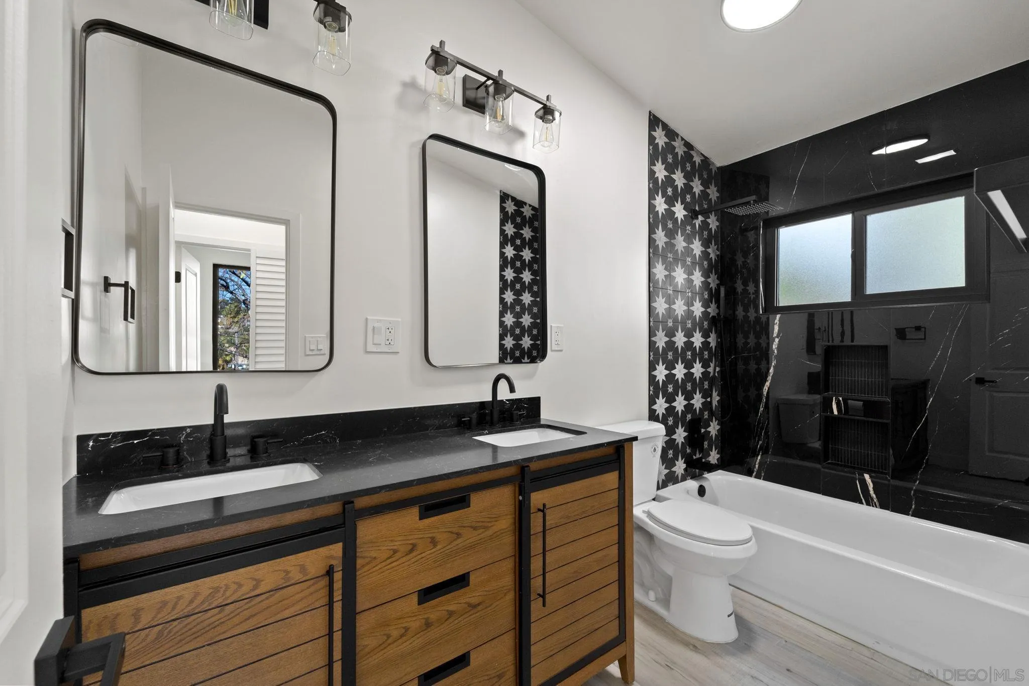10150 Del Rio Road Spring Valley, CA 91977 - Photo 18 of 42 Gallery Image 18