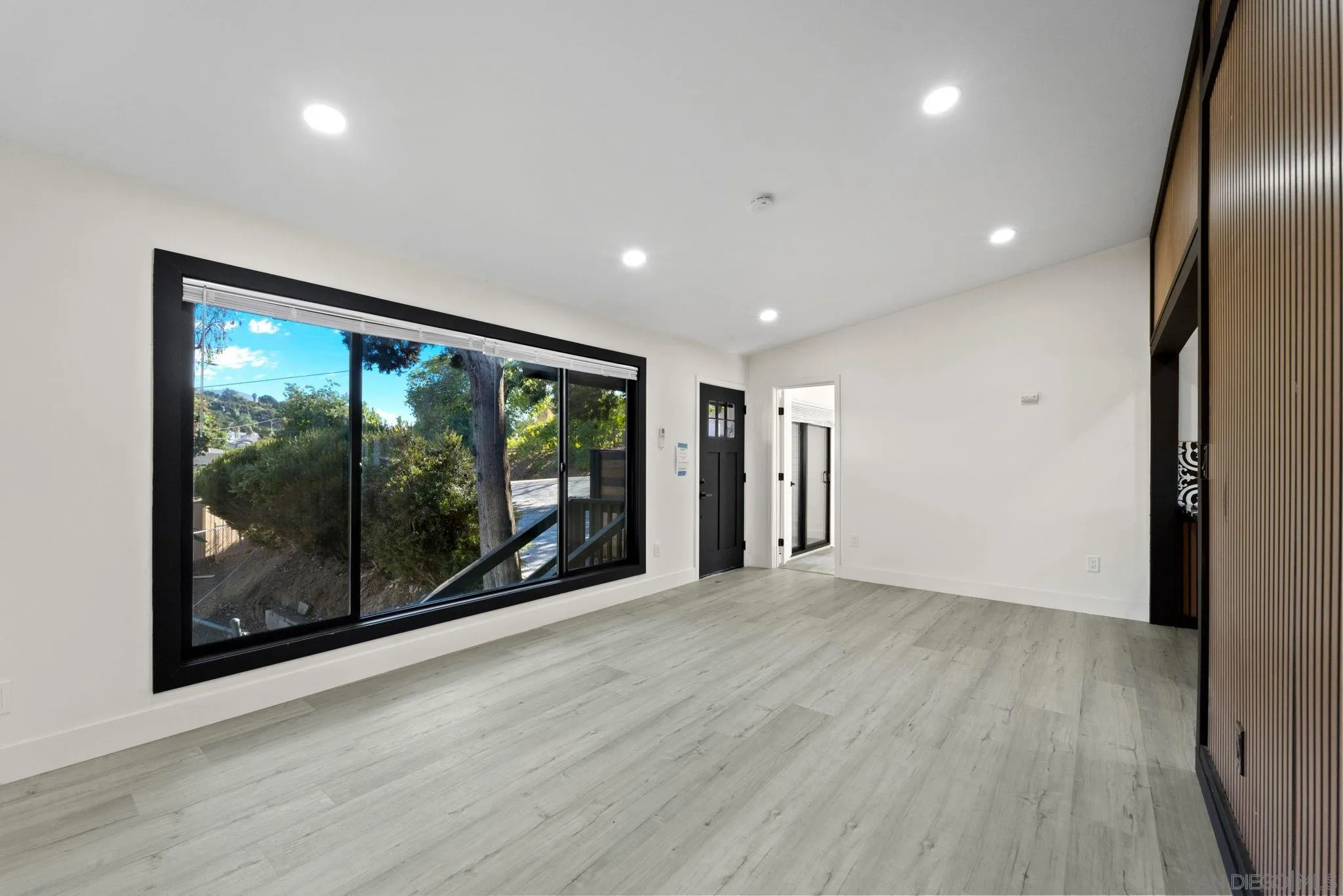 10150 Del Rio Road Spring Valley, CA 91977 - Photo 5 of 42 Gallery Image 5