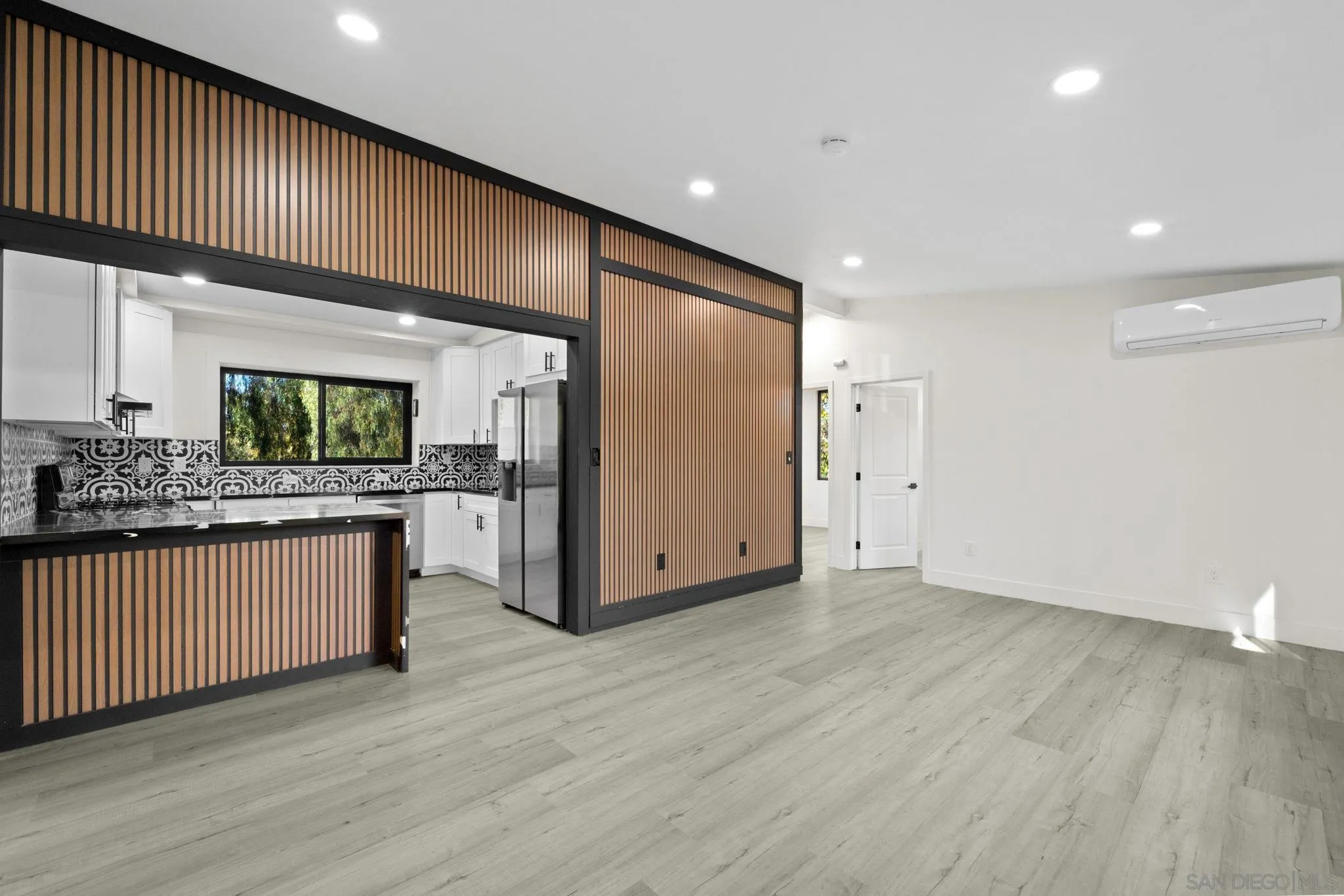 10150 Del Rio Road Spring Valley, CA 91977 - Photo 6 of 42 Gallery Image 6