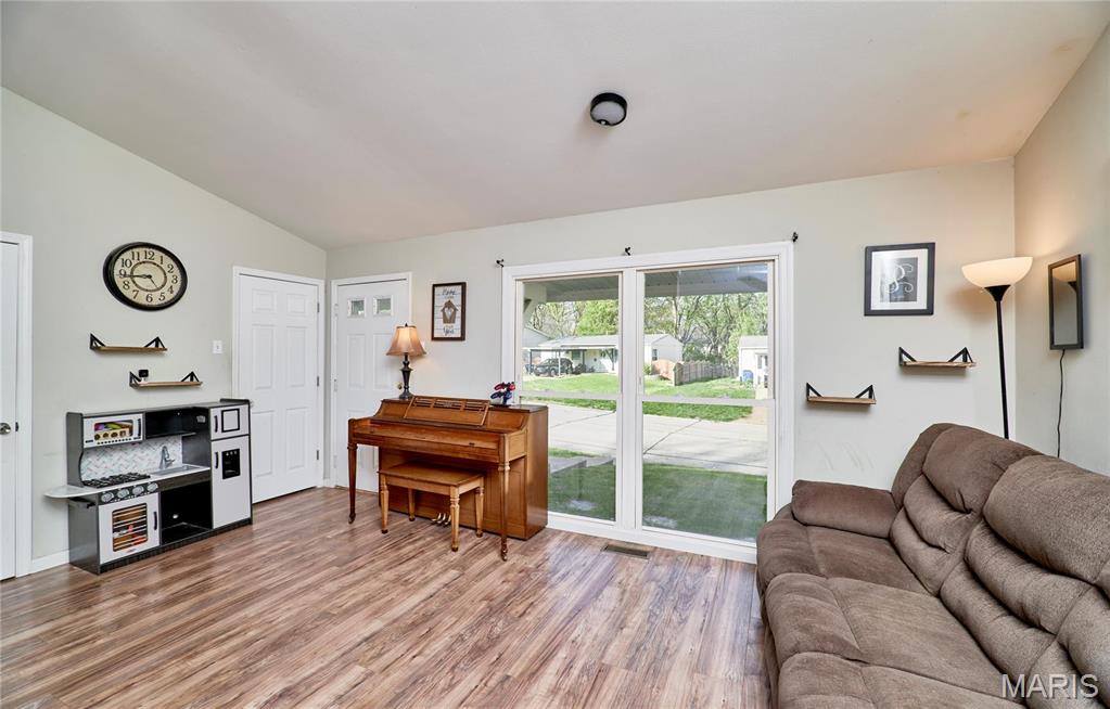 21 Deerpath Drive St. Peters, MO 63376 - Photo 5 of 26