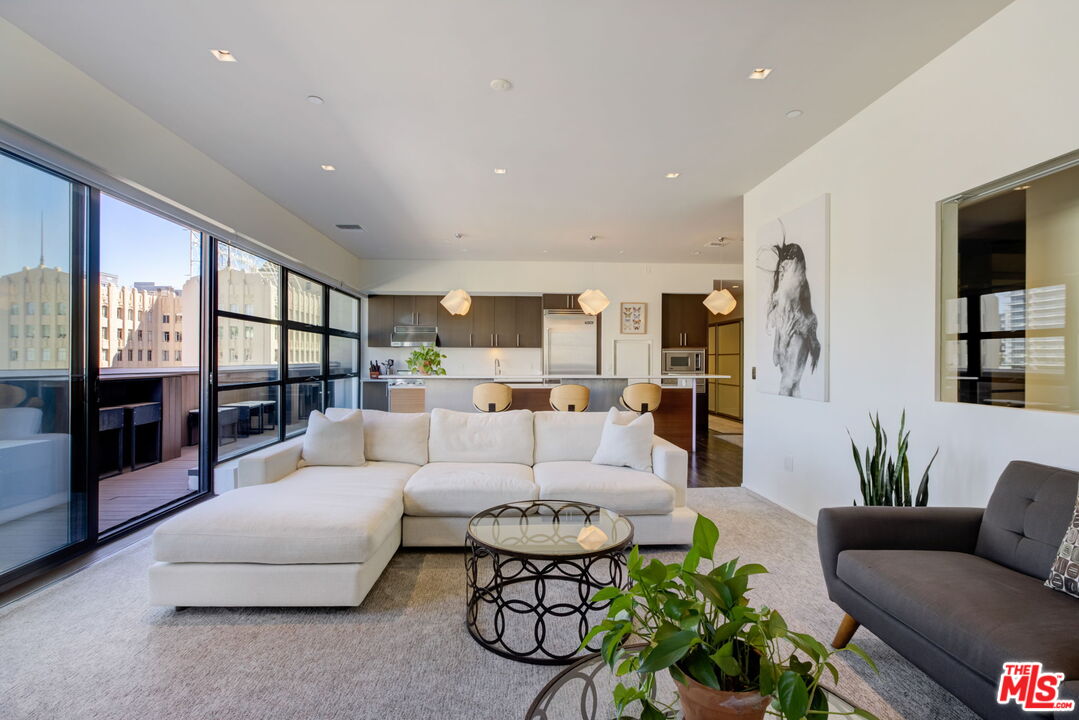 1645 Vine Street, Unit 908 Los Angeles, CA 90028 - Photo 14 of 58