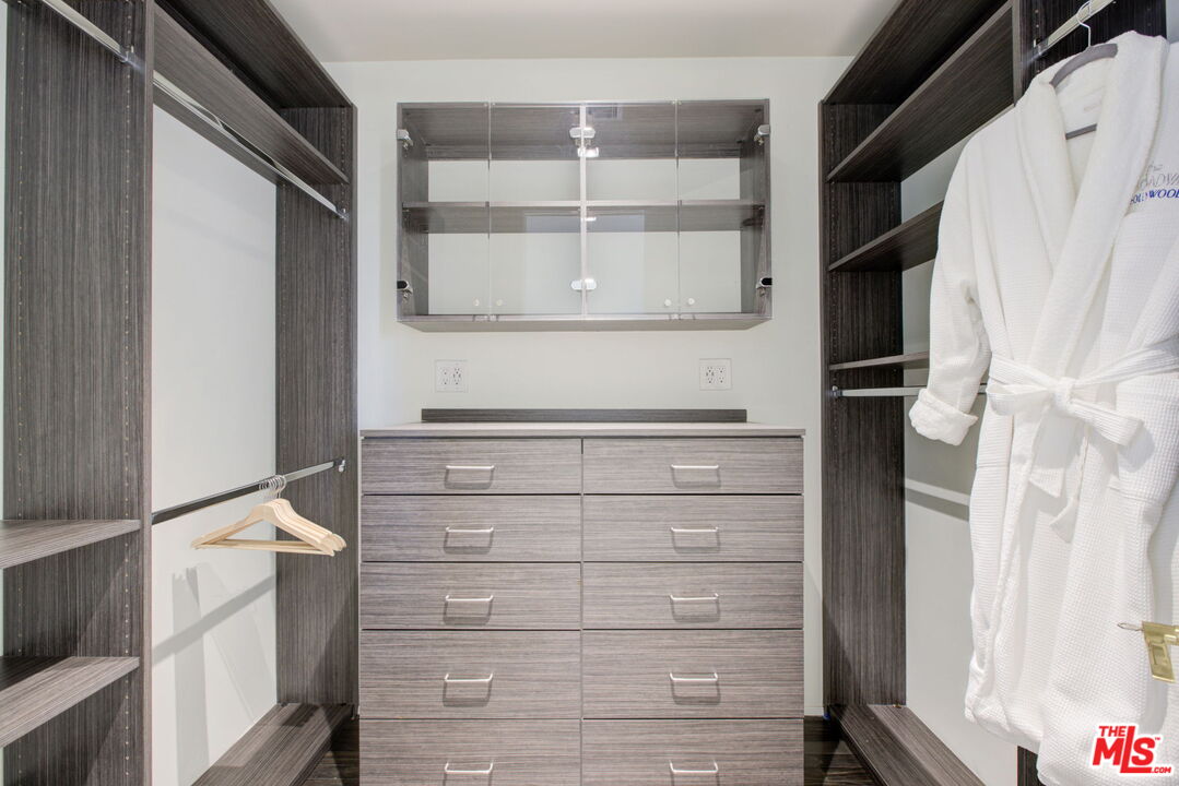 1645 Vine Street, Unit 908 Los Angeles, CA 90028 - Photo 26 of 58