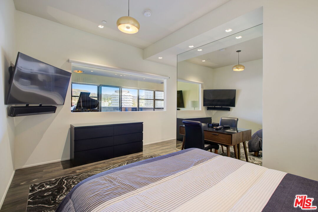 1645 Vine Street, Unit 908 Los Angeles, CA 90028 - Photo 31 of 58