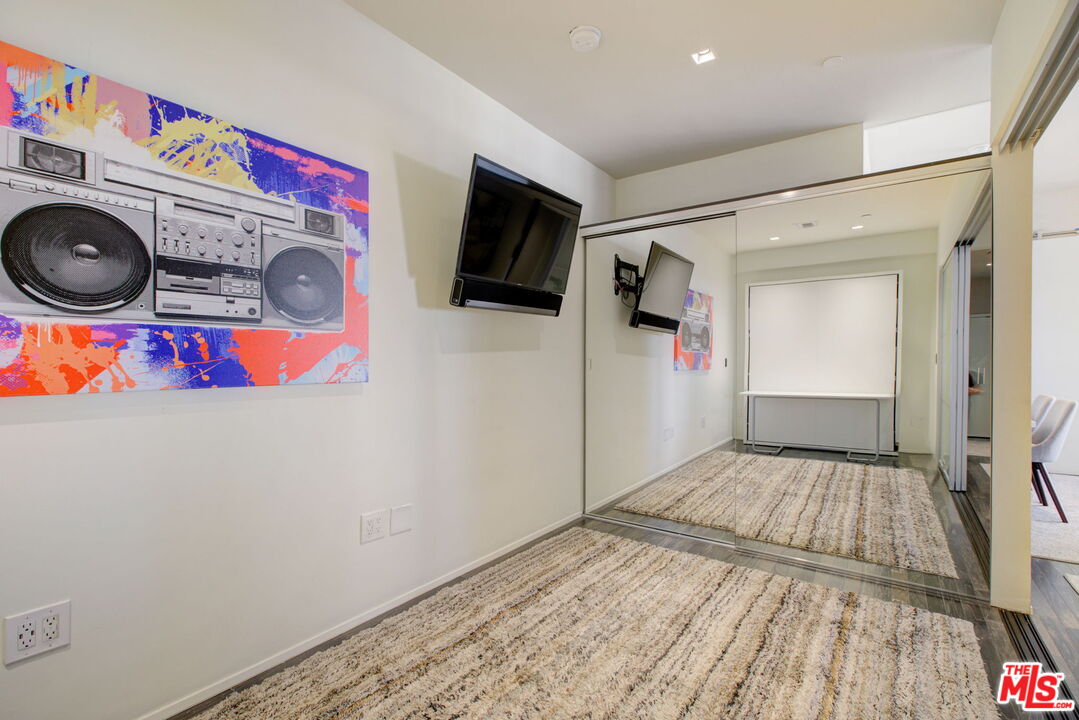 1645 Vine Street, Unit 908 Los Angeles, CA 90028 - Photo 37 of 58