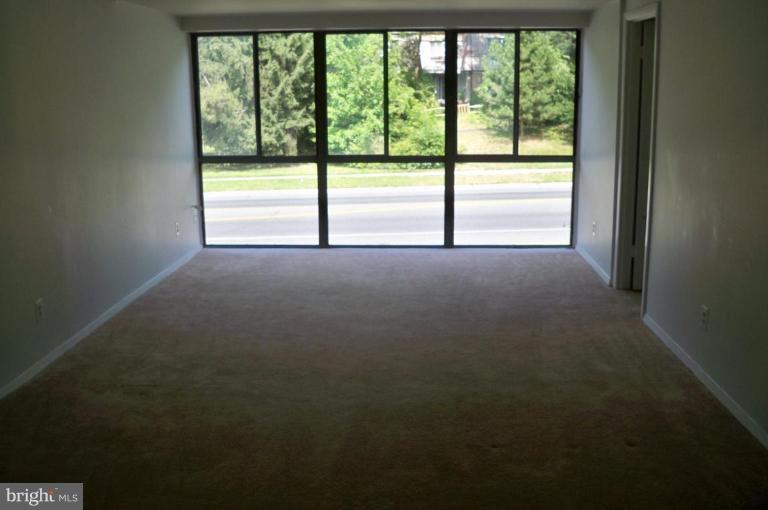 19116 Mills Choice Road, Unit 4 Montgomery Village, MD 20886 - Photo 8 of 14 Living Room