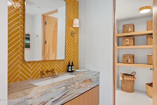 $250,000 | 701 Gibson Avenue, Aspen, CO 81611