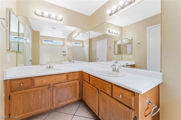 $1,495 | 350 South Durango Drive, Unit 233, Las Vegas, NV 89145