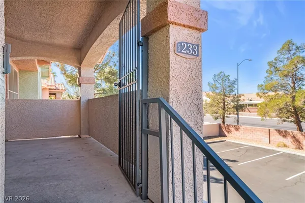 $1,495 | 350 South Durango Drive, Unit 233, Las Vegas, NV 89145