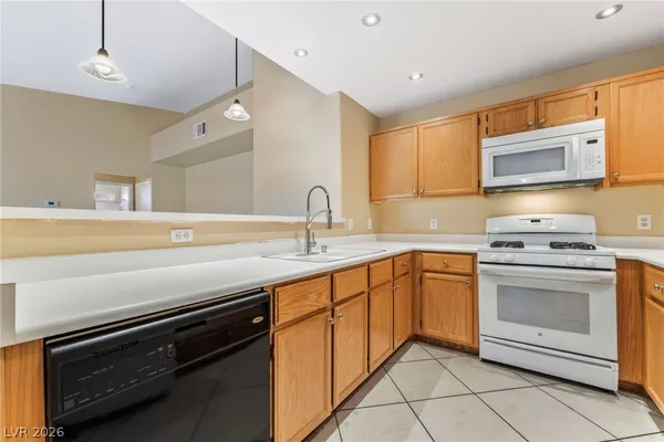 $1,495 | 350 South Durango Drive, Unit 233, Las Vegas, NV 89145