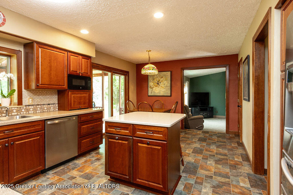 3536 Burkley Road Williamston, MI 48895 - Photo 5 of 56 Final-24
