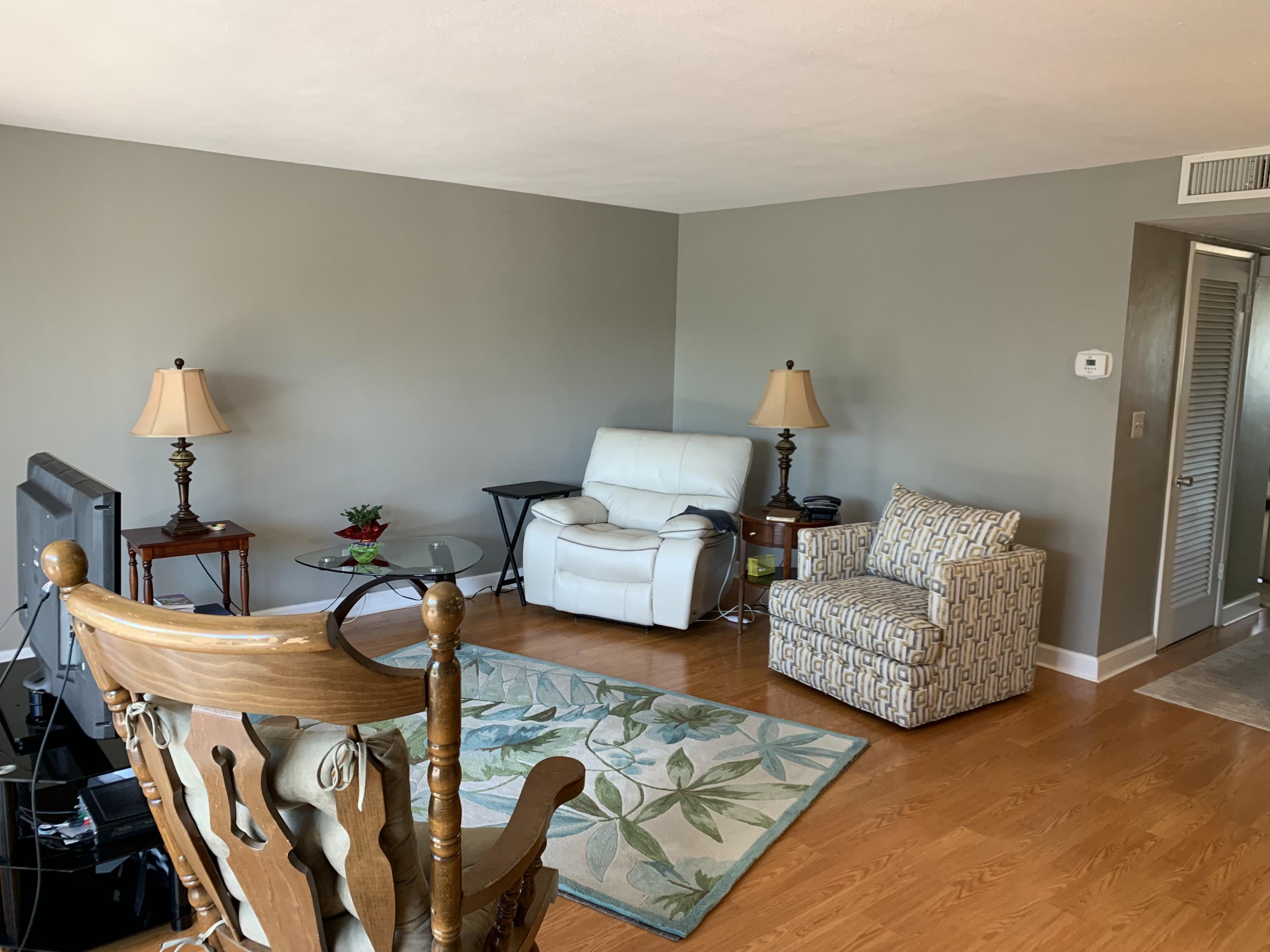 371 Southwest 8th Street, Unit 2C Boca Raton, FL 33432 - Photo 4 of 20 Living room