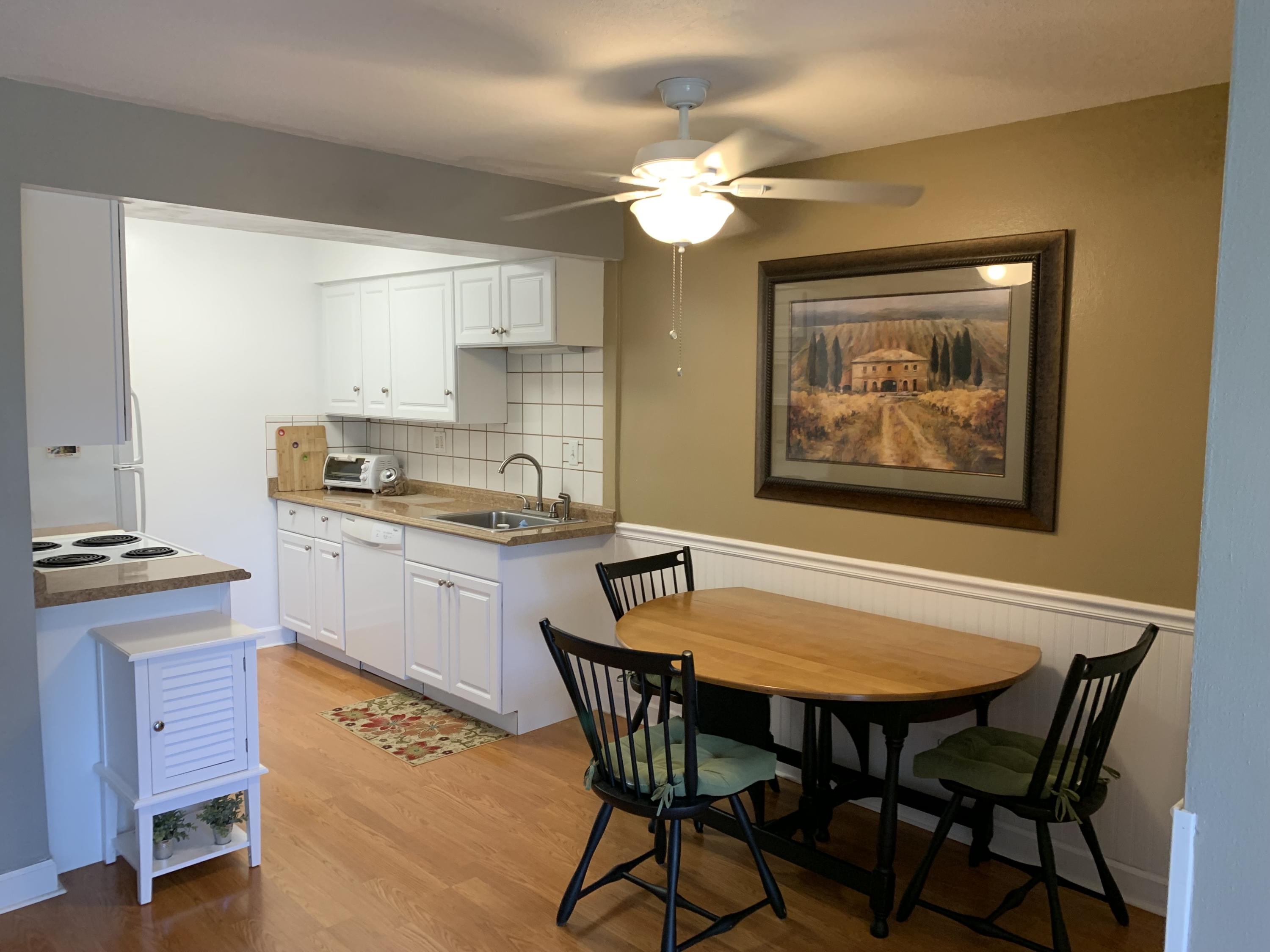 371 Southwest 8th Street, Unit 2C Boca Raton, FL 33432 - Photo 7 of 20 Dining area