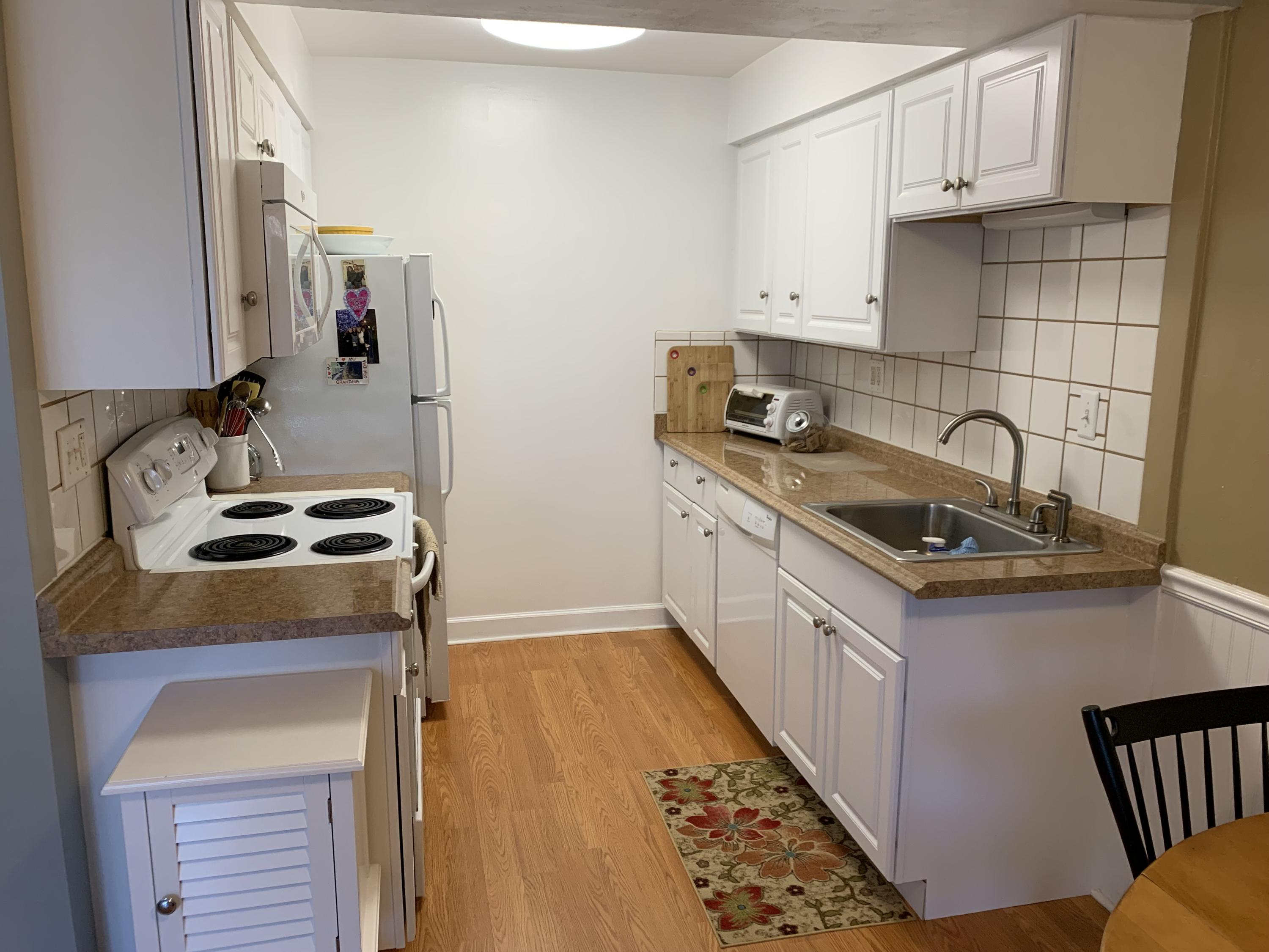 371 Southwest 8th Street, Unit 2C Boca Raton, FL 33432 - Photo 10 of 20 Kitchen