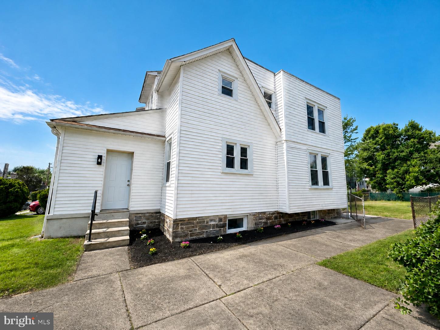 426 Arbor Road Lansdowne, PA 19050 - Photo 2 of 29 side