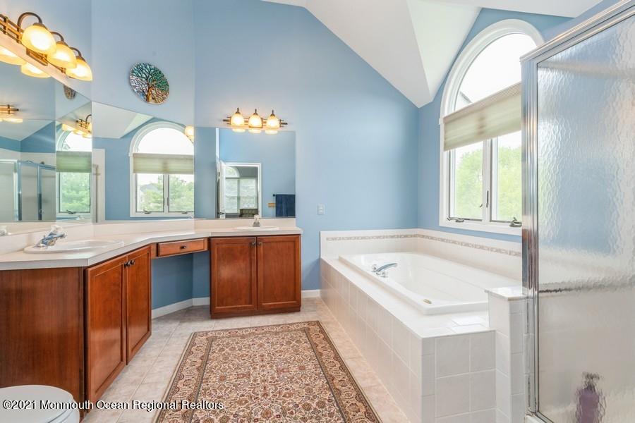 135 Pin Oak Road Freehold, NJ 07728 - Photo 17 of 26 15_135PinOakRd_2038_LowRes