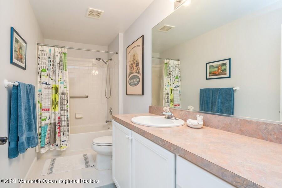 135 Pin Oak Road Freehold, NJ 07728 - Photo 19 of 26 17_135PinOakRd_2043_LowRes