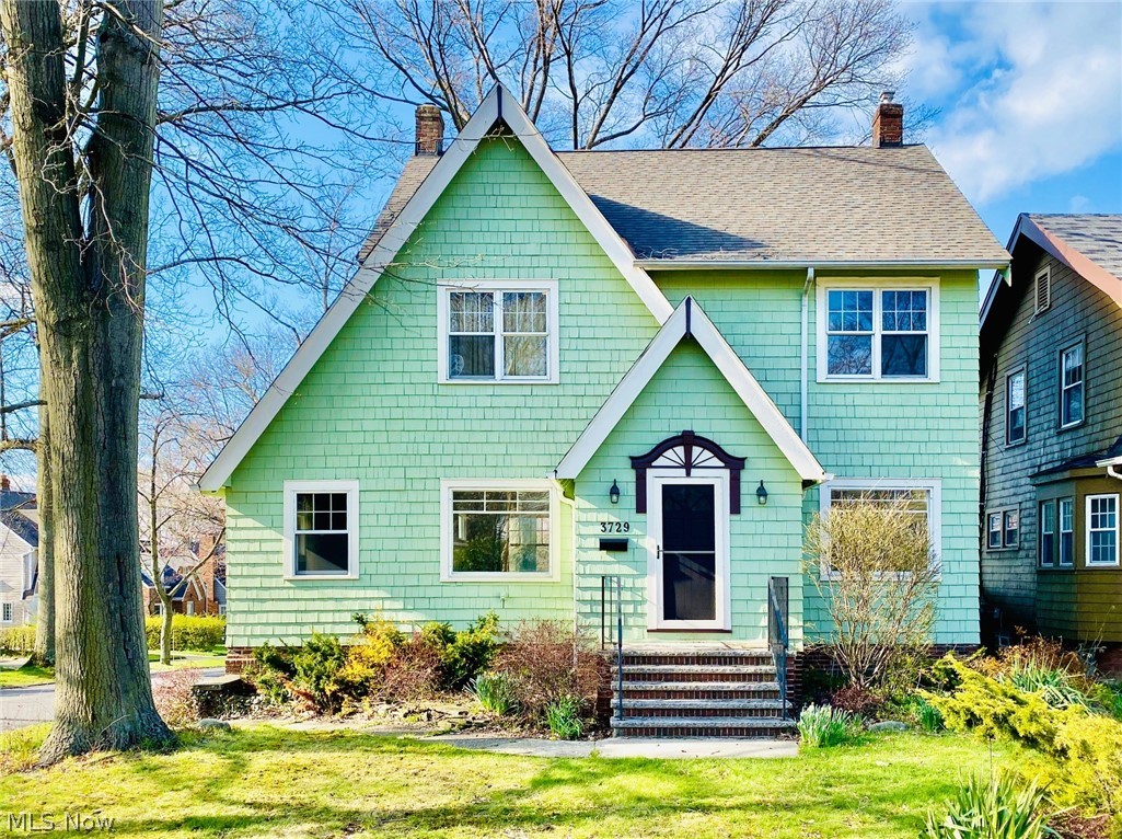 3729 Woodridge Road Cleveland, OH 44121 - Photo 1 of 35 Gallery Image 1