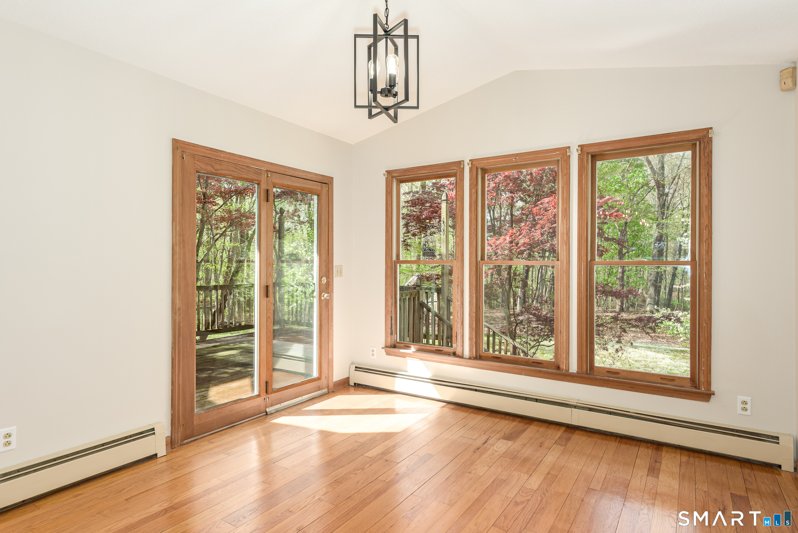 107 Bamforth Road Vernon, CT 06066 - Photo 11 of 40