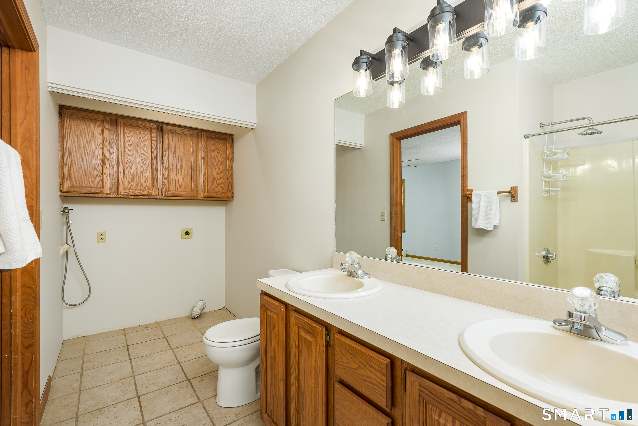 107 Bamforth Road Vernon, CT 06066 - Photo 25 of 40