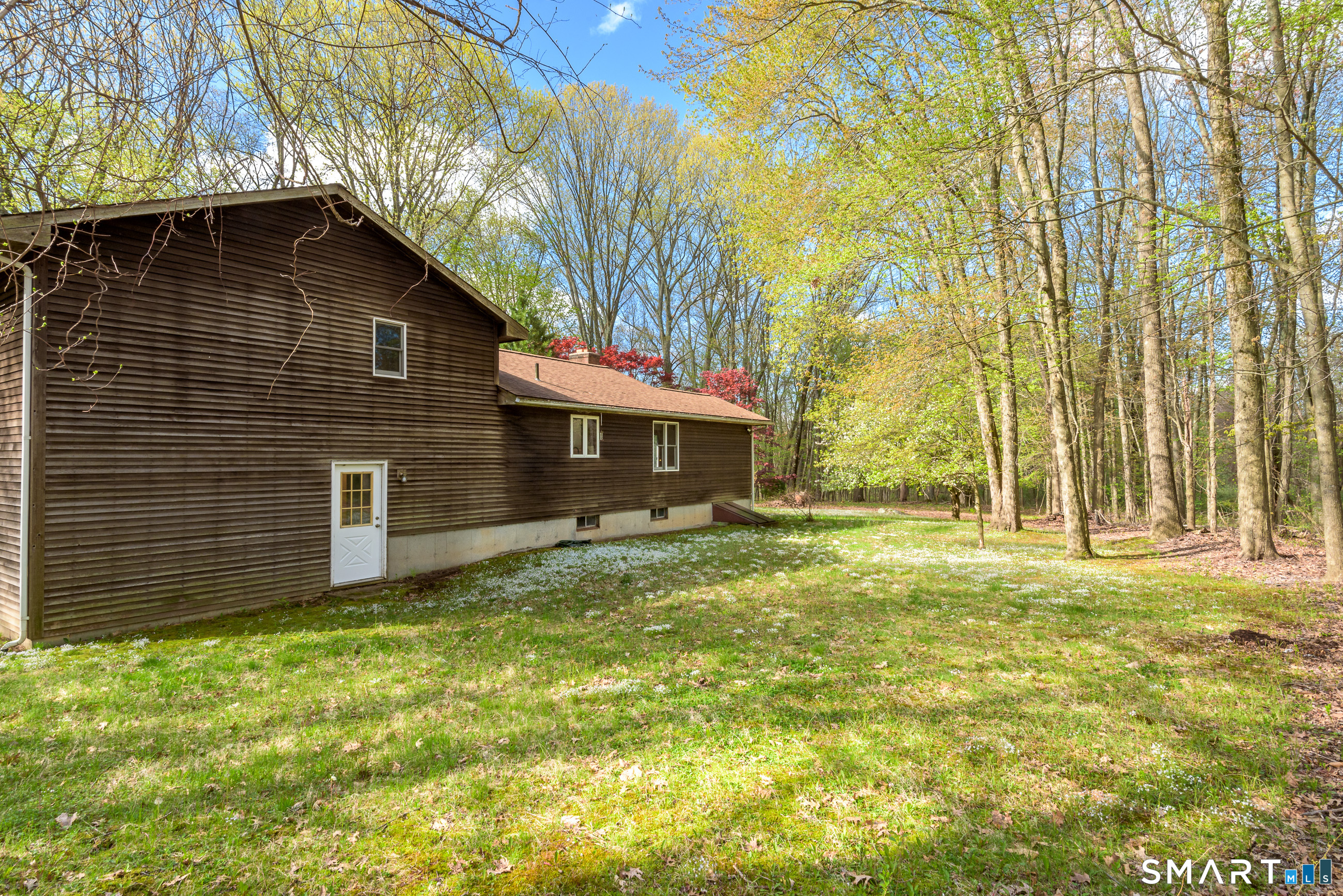107 Bamforth Road Vernon, CT 06066 - Photo 30 of 40