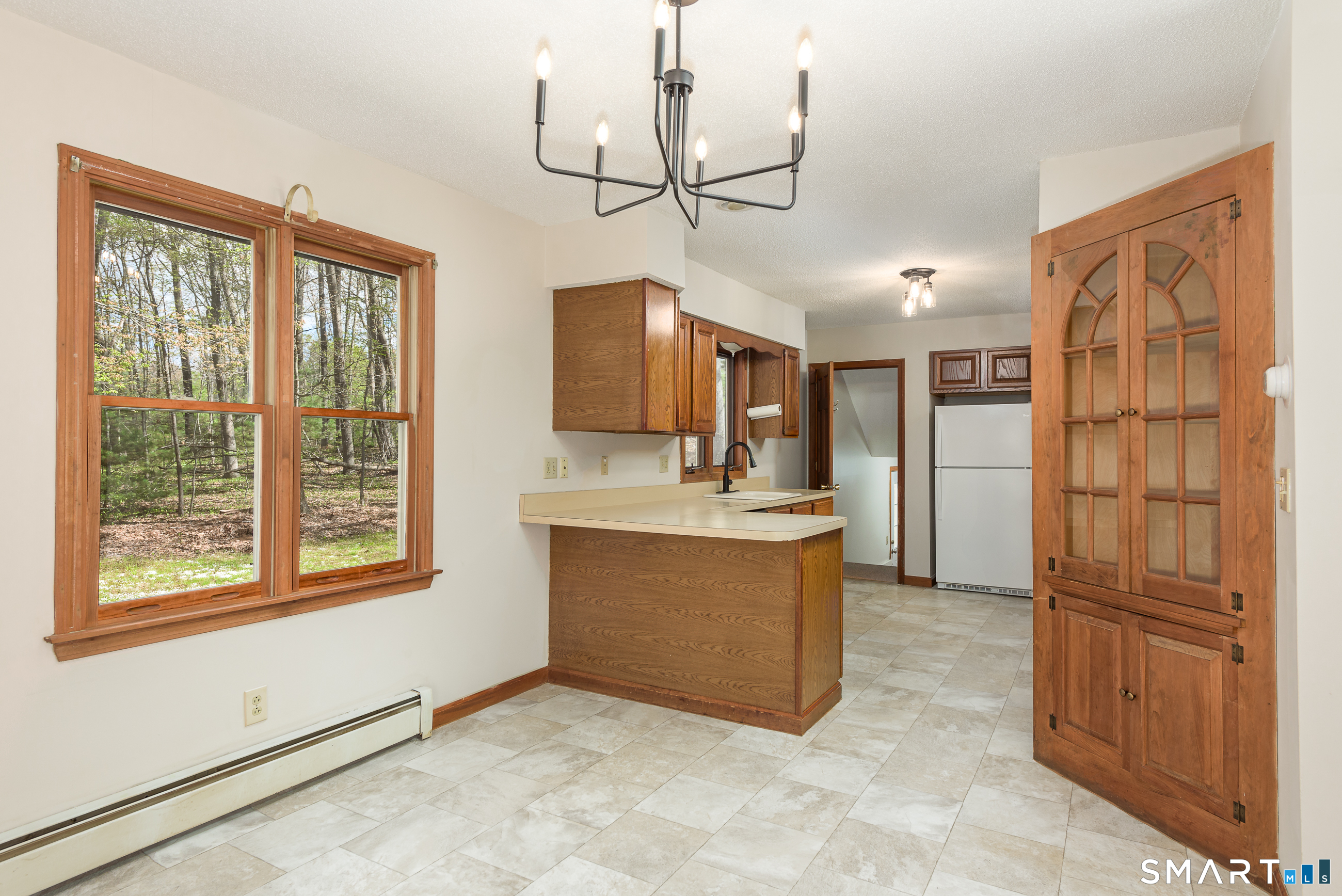 107 Bamforth Road Vernon, CT 06066 - Photo 8 of 40