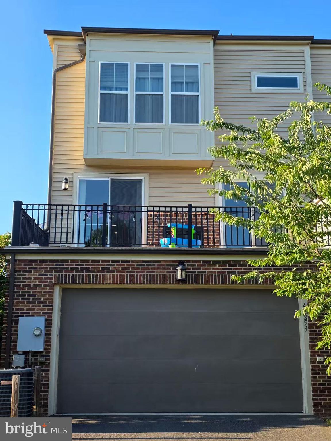 42259 Riggins Ridge Terrace Ashburn, VA 20148 - Photo 2 of 22