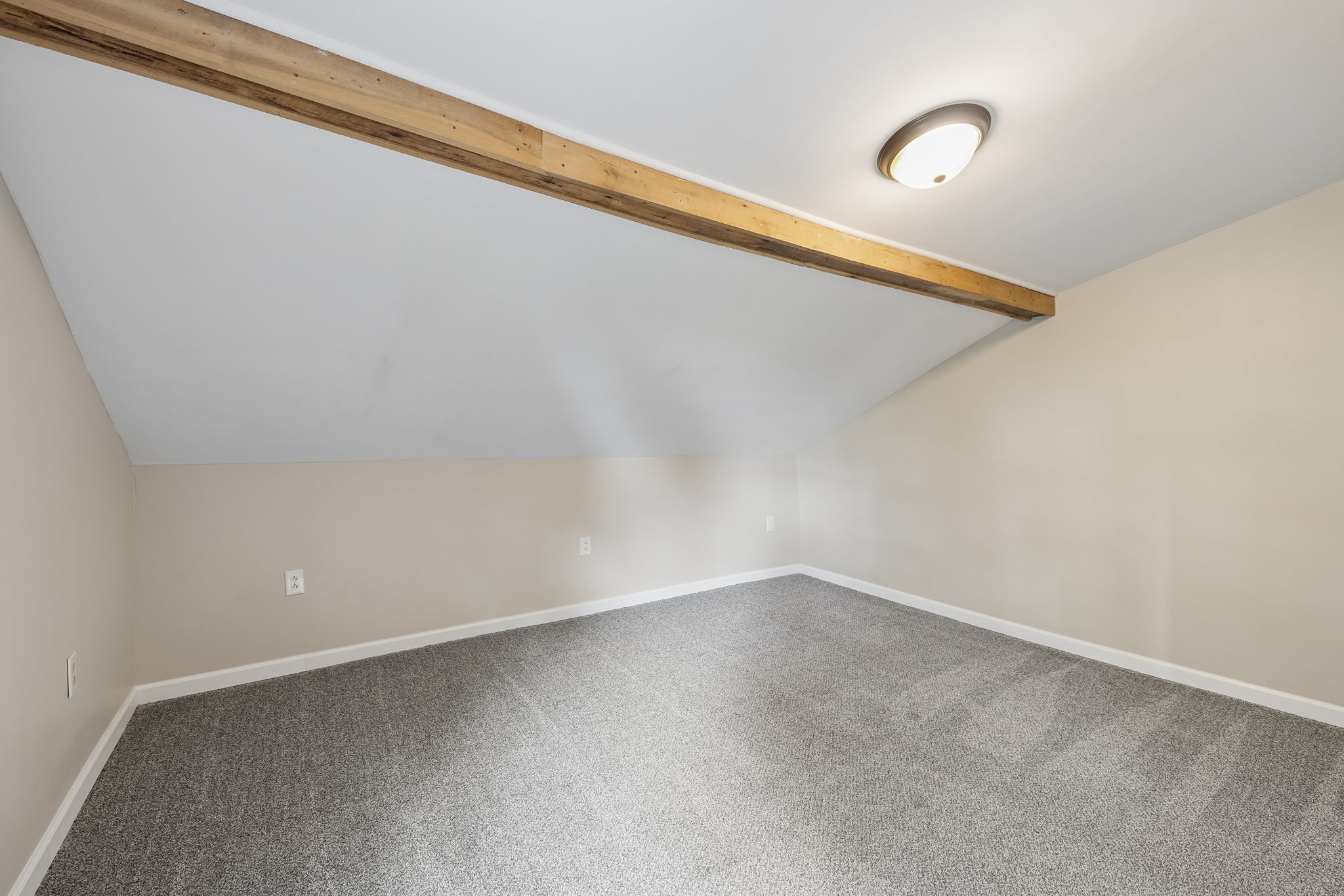 121 Hannah Road Summertown, TN 38483 - Photo 33 of 52 a view of a room