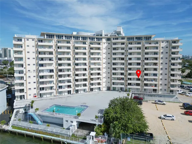 a picture of a street