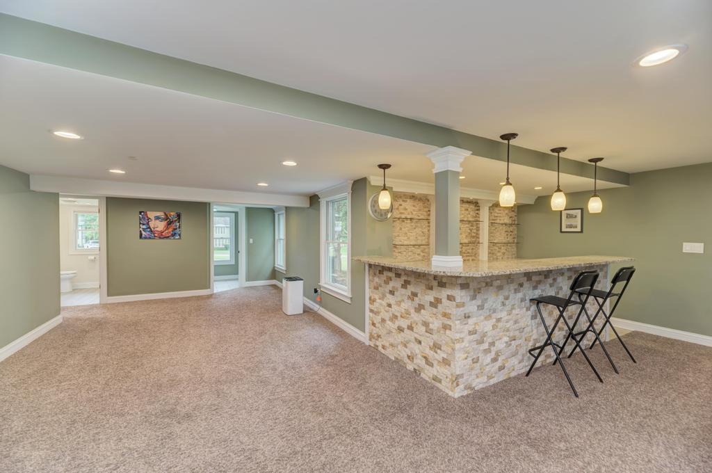 325 Canterbury Lane Inverness, IL 60010 - Photo 34 of 54