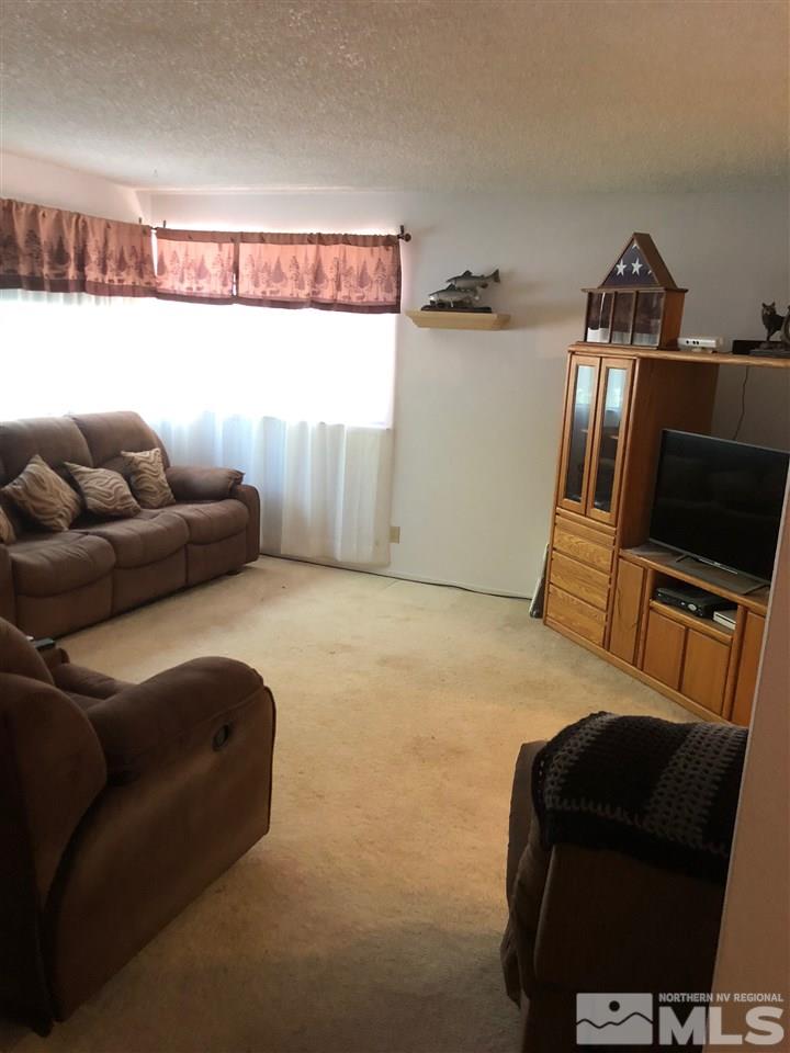 2254 Escalera Way Reno, NV 89523 - Photo 3 of 7 a living room with furniture