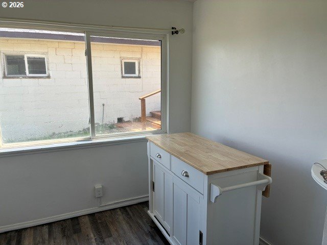 1914 Southeast Court Avenue Pendleton, OR 97801 - Photo 14 of 28 a bathroom with a sink and a mirror