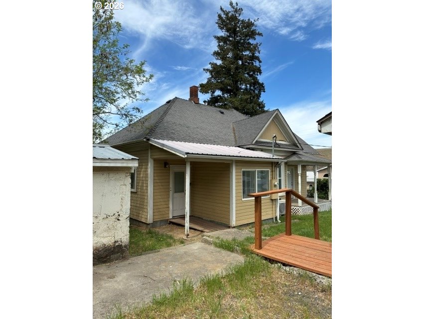 1914 Southeast Court Avenue Pendleton, OR 97801 - Photo 22 of 28 a view of a house with a yard