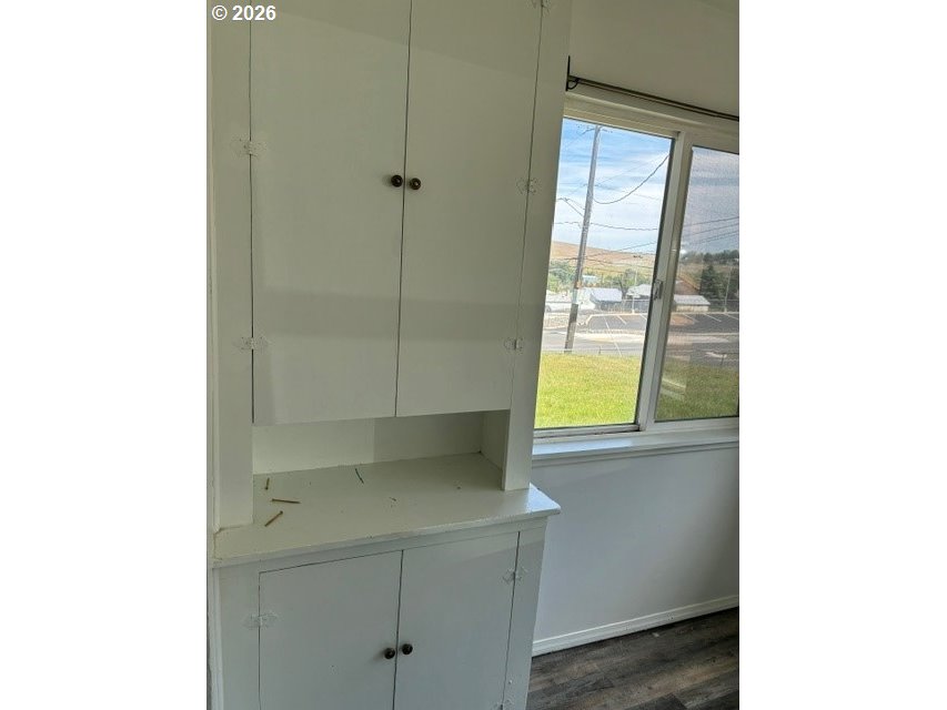 1914 Southeast Court Avenue Pendleton, OR 97801 - Photo 8 of 28 a bathroom with a window and a shower