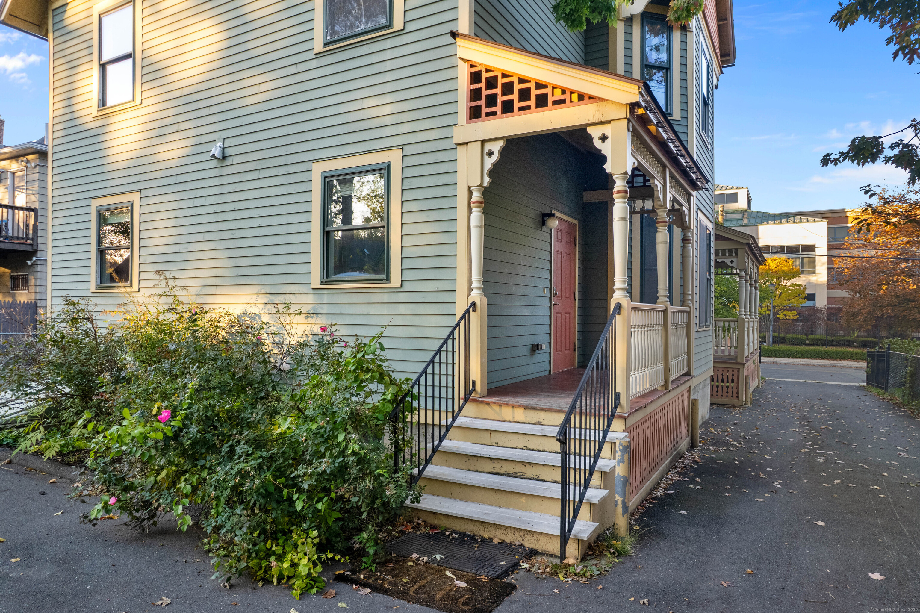 33 Sargeant Street Hartford, CT 06105 - Photo 18 of 33