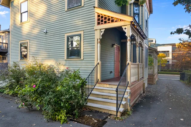 $380,000 | 33 Sargeant Street, Hartford, CT 06105