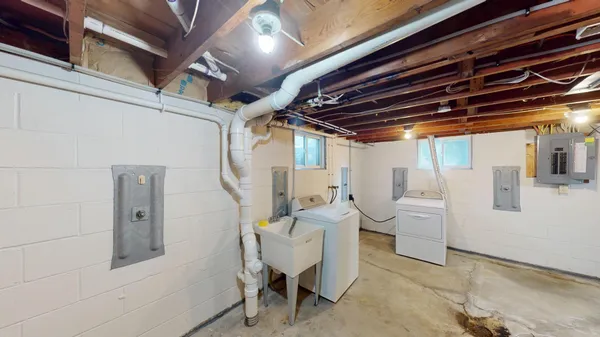 $258,900 | 705 Glenview Drive, Albert Lea, MN 56007