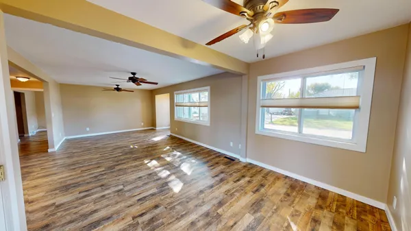 $258,900 | 705 Glenview Drive, Albert Lea, MN 56007