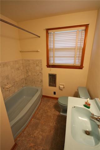 1003 Mitchell Road Nashville, TN 37206 - Photo 4 of 9 FULL BATHROOM