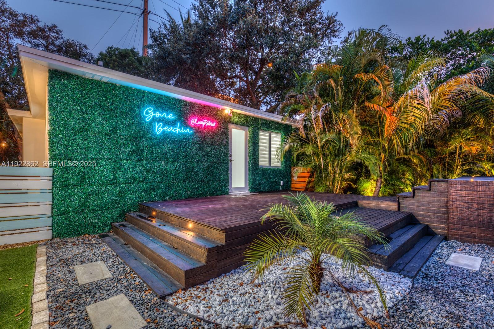 1960 Riverside Drive Fort Lauderdale, FL 33312 - Photo 2 of 89 a view of a backyard with sitting area