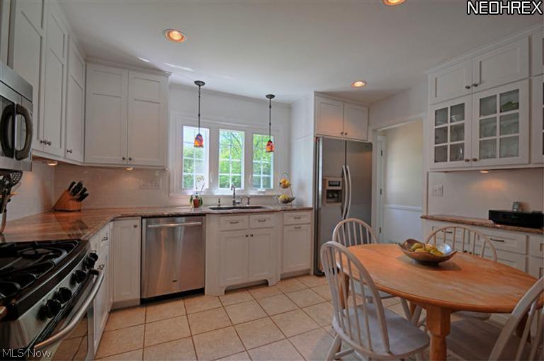 2899 Lander Road Cleveland, OH 44124 - Photo 9 of 25
