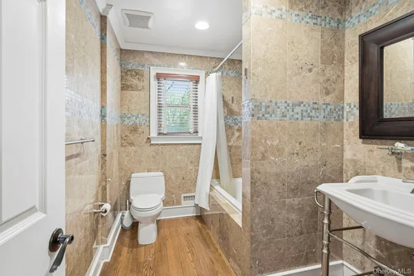 $10,500 | 221 Mamaroneck Road, Scarsdale, NY 10583