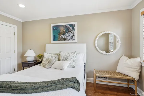 $10,500 | 221 Mamaroneck Road, Scarsdale, NY 10583