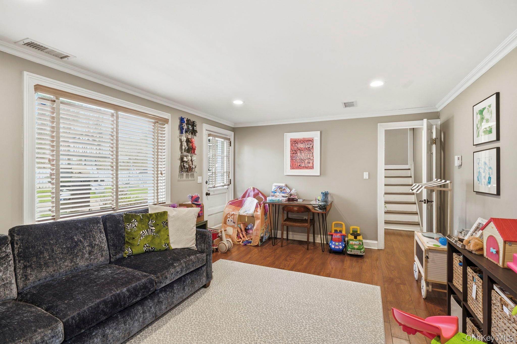 221 Mamaroneck Road Scarsdale, NY 10583 - Photo 32 of 36