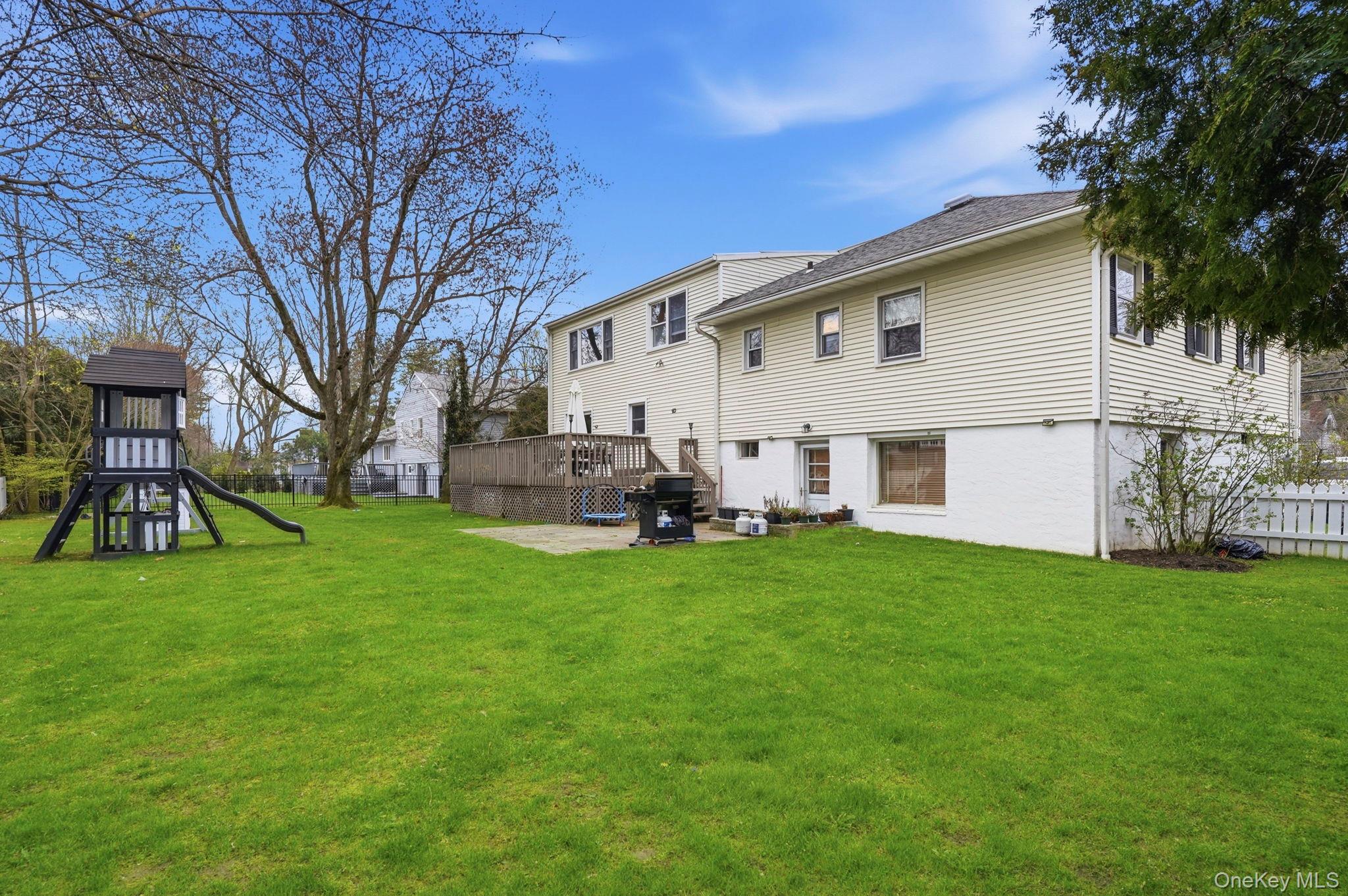 221 Mamaroneck Road Scarsdale, NY 10583 - Photo 35 of 36